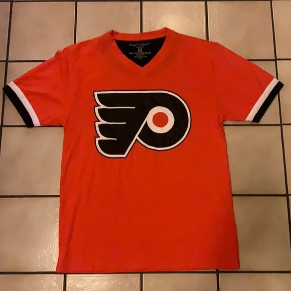 Wright & Ditson Other - Philadelphia Flyers 100% Cotton V-Neck T-Shirt - Like new!